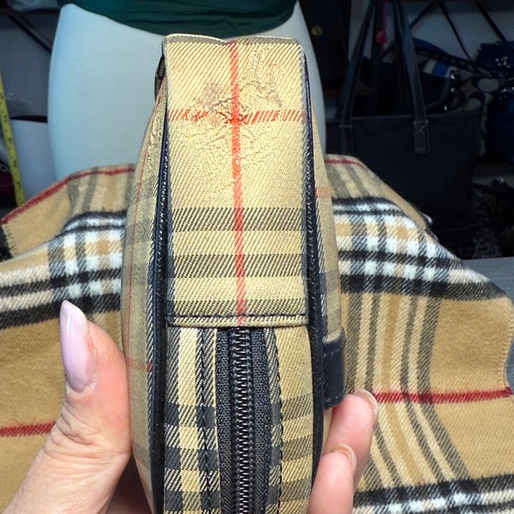 Burberrys VINTAGE Beige and Black Plaid Pouch - Picture 5 of 7